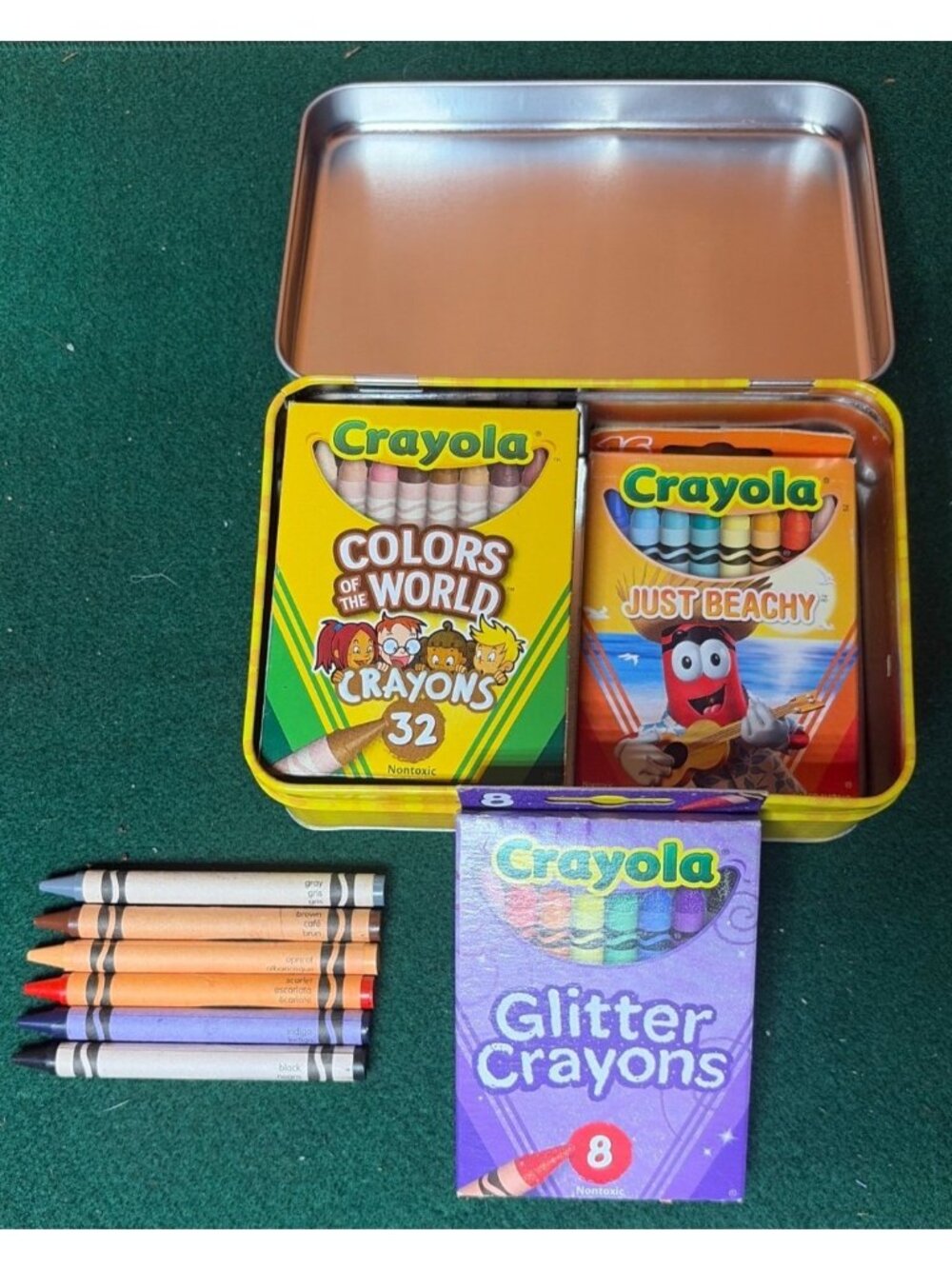 Crayola Tin 32 Colors Of The World 15 Just Beachy 6 Glitter Crayons Assorted Col